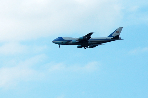 Air Force One mit President Obama